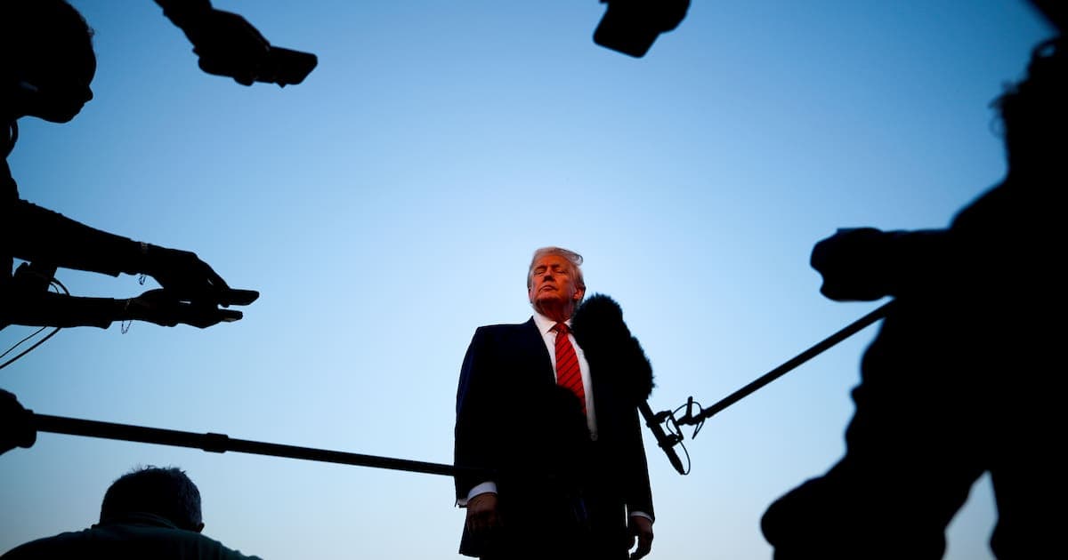 Trump amenaza con traición a medios por Guerra en Irán